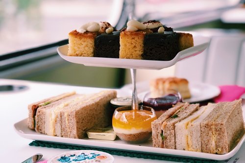 Vintage Tea Trips At Woollinn